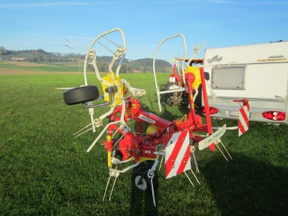 Bild 7:Kreiselheuer - Pöttinger HIT 4.47