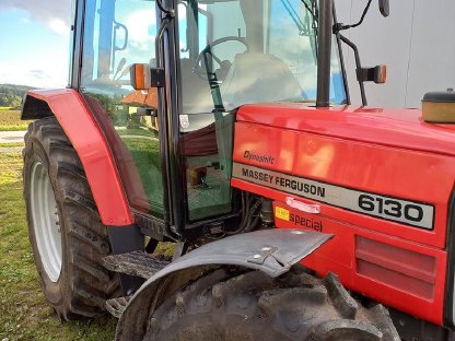 Traktor Massey Ferguson 6130