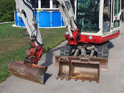 Takeuchi TB125, Powertilt