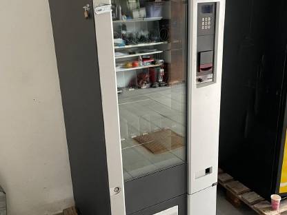 Warenautomat Getränke Milch Spiralenautomat mit Banknoten