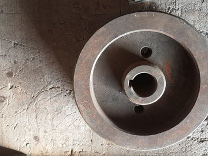 Bild 4:3-rillige Keilriemenscheibe 15 cm Ø, Bohrung 25 mm Ø