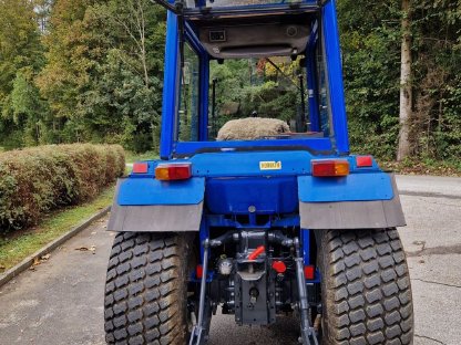 Bild 6:Iseki TU 320 FHUE