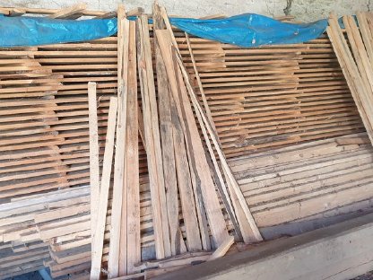 Bild 4:Bretter, Pfosten, Bauholz, sägerauh