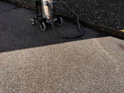 Bild 5:Dachrinnenreinigung