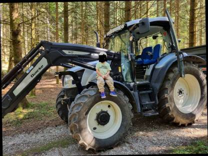 New Holland T6020 Plus mit 170 Bstd.