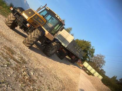 Traktor JCB 155 Fastrac