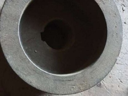 Bild 3:6-rillige Keilriemenscheibe 15 cm Dm., Bohrung 40 mm Dm.