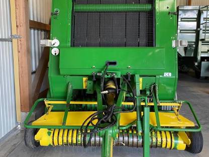 Rundballenpresse John Deere 590