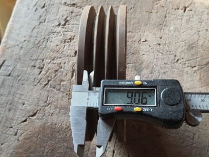 Bild 3:3-rillige Keilriemenscheibe 15 cm Ø, Bohrung 25 mm Ø