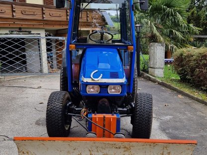 Bild 3:Iseki TU 320 FHUE