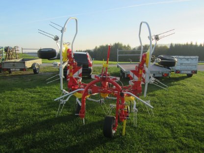 Bild 3:Kreiselheuer - Pöttinger HIT 4.47