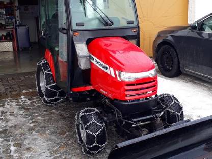 Traktor Massey Ferguson