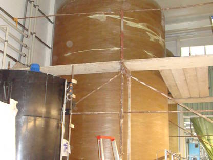 Bild 4:Spaltensanierung, Laufflächen aufrauen, mobiles Sandstrahlen