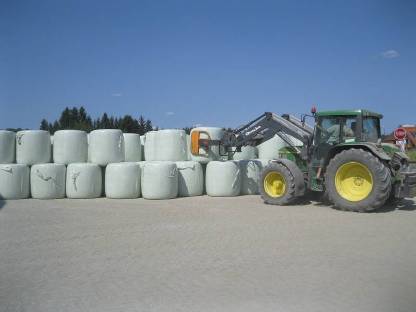 Bild 3:Grassilageballen, Heuballen