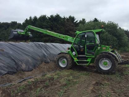 Bild 3:Teleskoplader im Lohnbetrieb Raum Syke