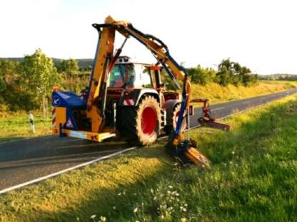 Bild 2:Landschafts - und Kommunalpflege