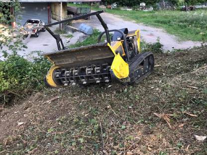 Bild 2:Mulcharbeiten