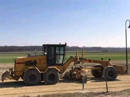 Bild 3:Grader 16t mit 2d Steuerung