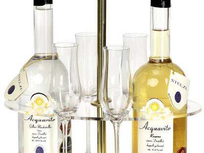 Bild 2:Karton in rot m. Holzwolle 2 Gläser 2 x 0,5 l Schnäpse, Ab-Preis