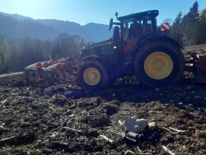 Bild 7:Fräs- und Rekultivierungsarbeiten