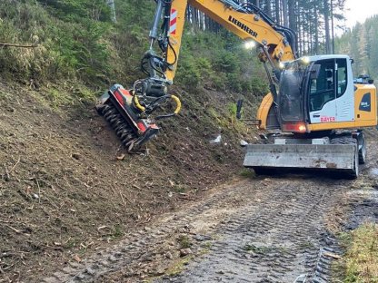 Bild 2:Böschungspflege und Böschungssanierungen