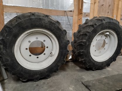 Bild 7:380/85 R28, 320/70 R20