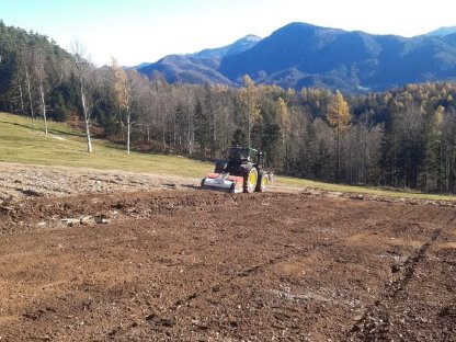 Bild 4:Fräs- und Rekultivierungsarbeiten