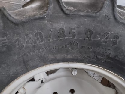 Bild 2:380/85 R28, 320/70 R20