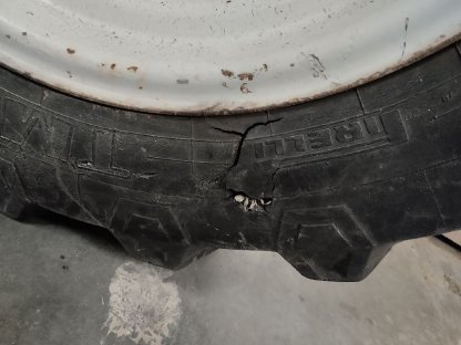 Bild 4:380/85 R28, 320/70 R20