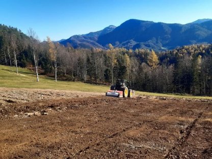 Bild 6:Fräs- und Rekultivierungsarbeiten