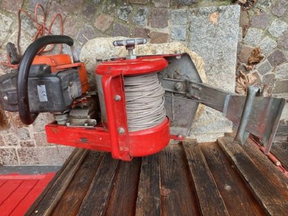 Bild 3:Motorseilwinde Motorsägewinde