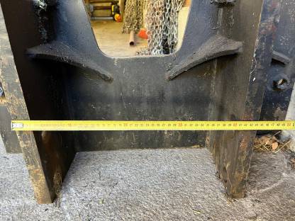 Bild 2:Anbauplatte für Steyr CVT, Case CVX, New Holland TVT