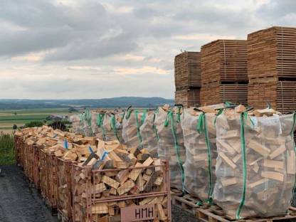 Bild 9:Lohnspalten/ Brennholzproduktion