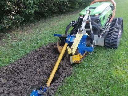 Bild 7:Böschungen und Forstmulchen, Wurzelstockfräsen