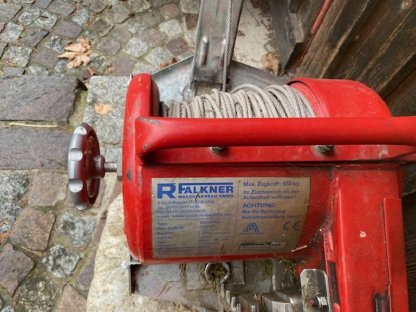 Bild 2:Motorseilwinde Motorsägewinde