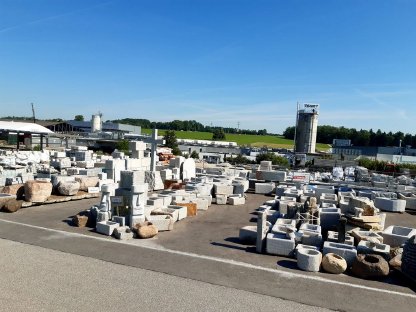 Bild 5:Granit-Trog Ursch, Blumen-Wassertrog, Wasserbecken Grander