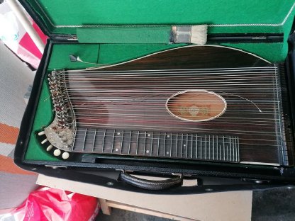 Instrumente Sehr alte Zither