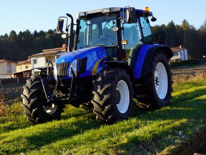 New Holland TL90A