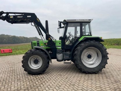 Deutz DX Agrostar 6.11 mit Frontlader Frost 2080