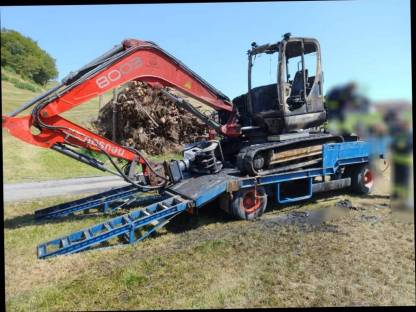 Bagger und Tieflader Neusson 8003RD, Goldhofer TP2-16/80