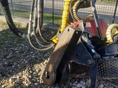 Bild 3:Harvester Valmet 921 Bj. 2003