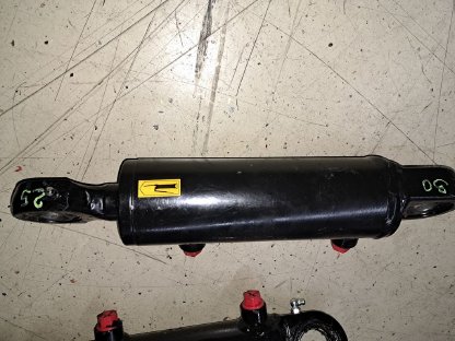 Bild 2:Hydraulikzylinder dw
