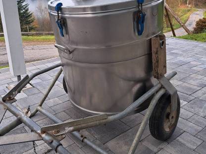 Milchtank 300 l mit Transportwagen