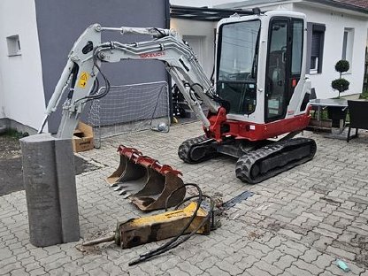 Takeuchi TB225 Powertilt