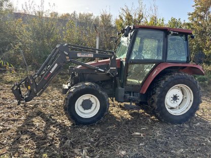 New Holland L65 mit Hydrac Frontlader