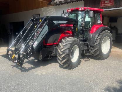 Valtra T170 mit Quicke Q7S