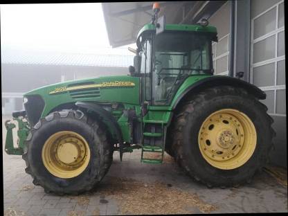 John Deere 7920