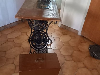 Bild 6:Alte Nähmaschine Singer