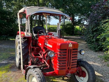 Gepflegter Oldtimer McCormick 439