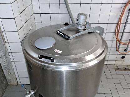 330 l Milchtank mit Aggregat